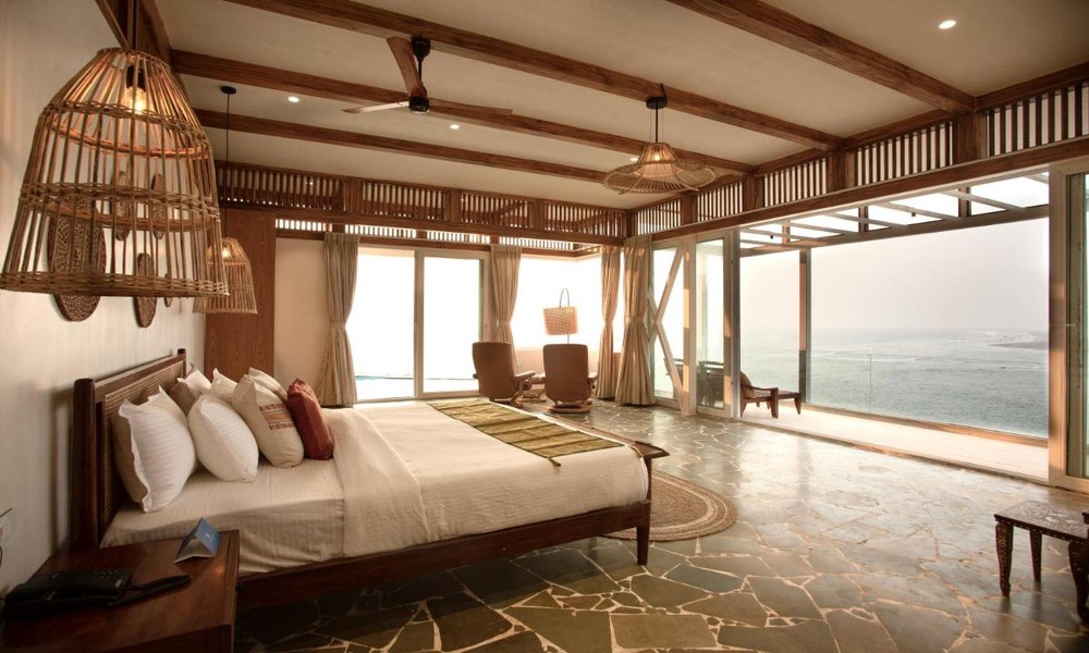 Popular Places to Stay in Harihareshwar for Beach Access and Family Trips